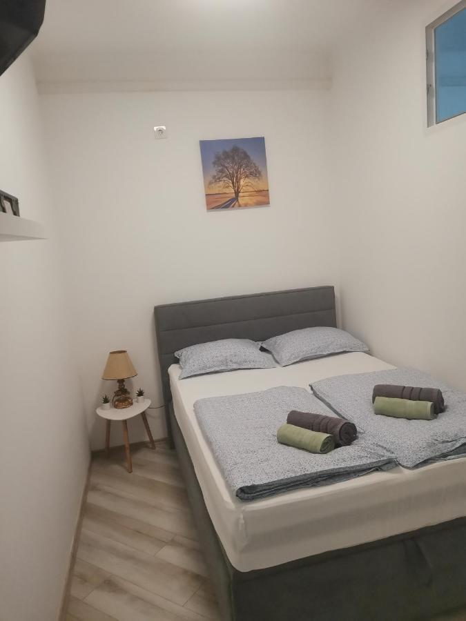 Studio Apartman Kristina بولا المظهر الخارجي الصورة